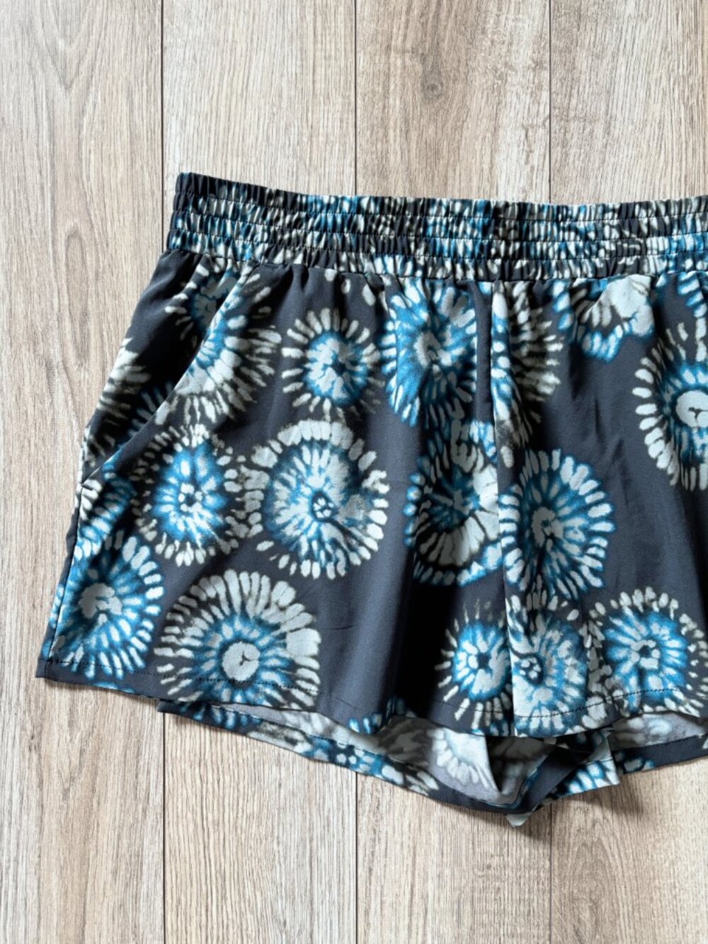 Toad&Co Sunkissed Pull On Shorts Big Sky Blue Tie Dye Womens Medium Gorpcore - Picture 2 of 13
